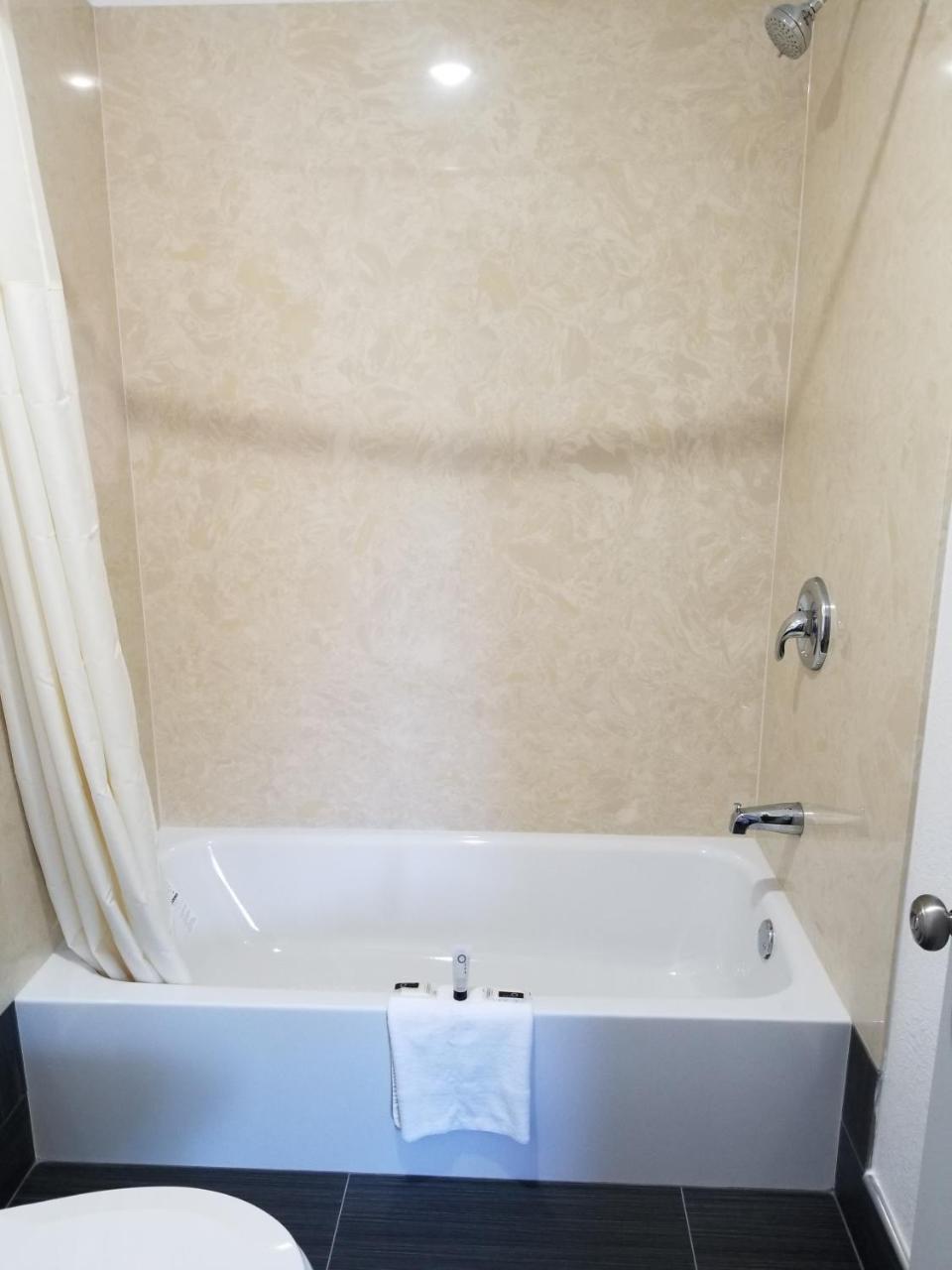 Travis Lodge Motel 16 Оукланд Екстериор снимка