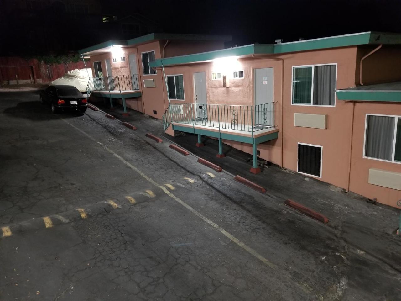 Travis Lodge Motel 16 Оукланд Екстериор снимка
