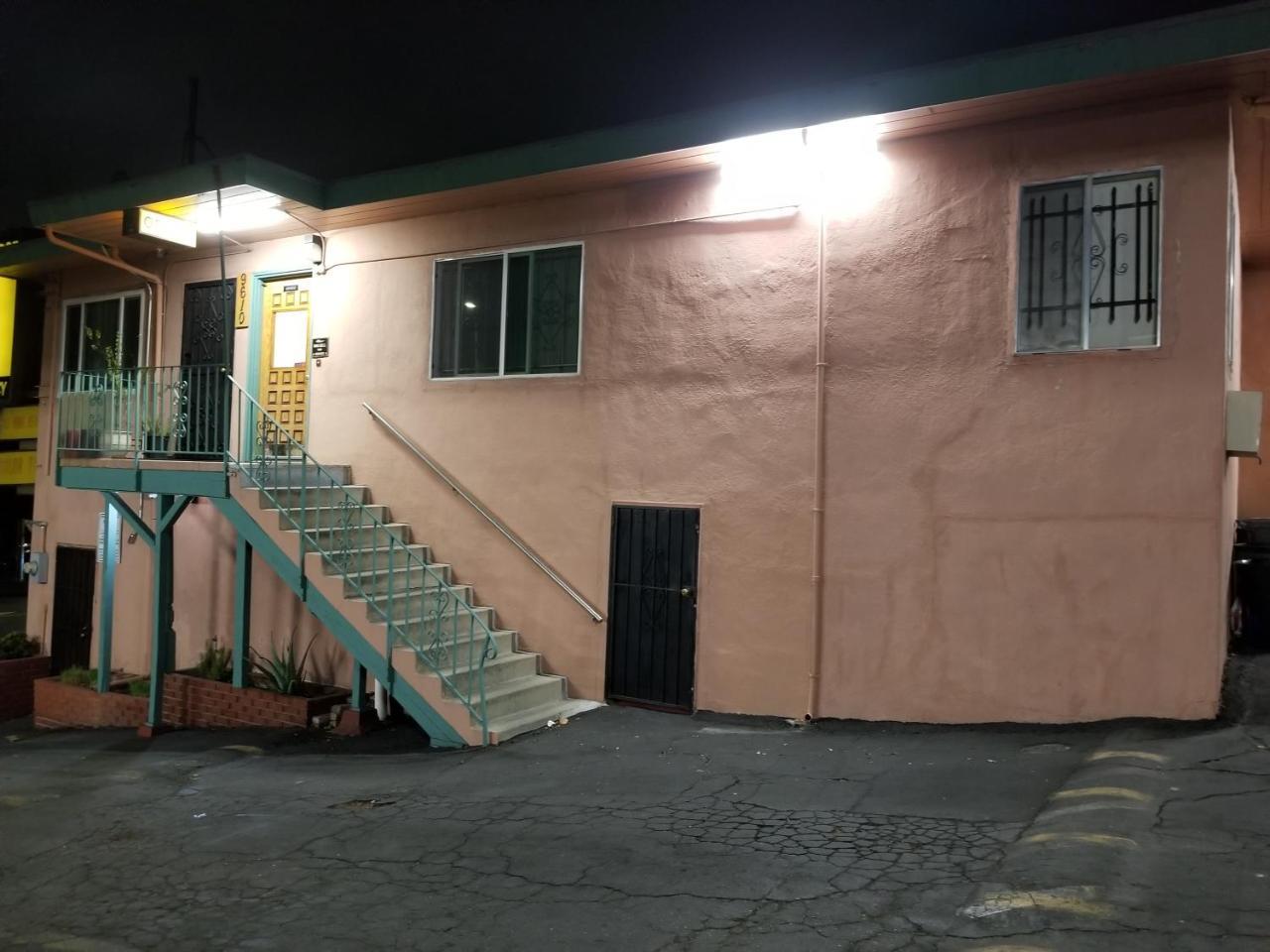 Travis Lodge Motel 16 Оукланд Екстериор снимка